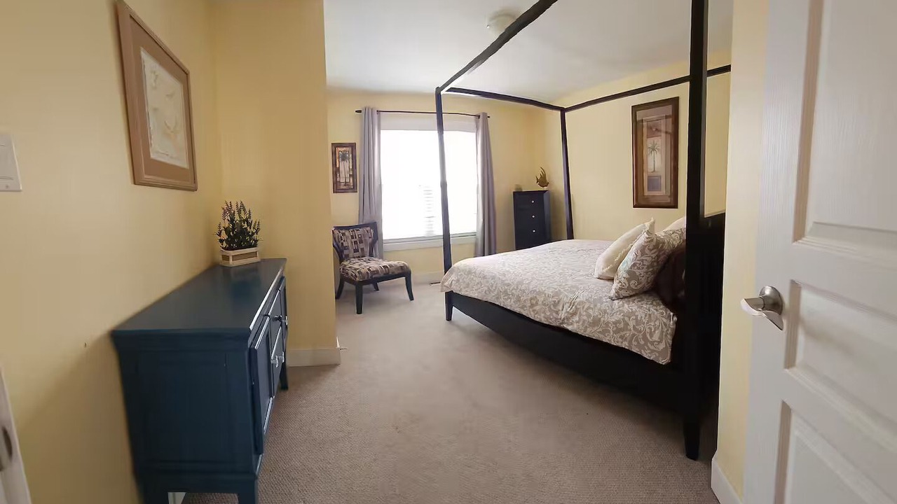 Photo of Bedroom in Grand Bend