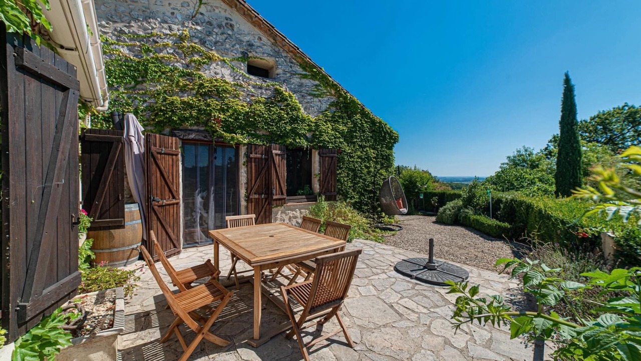 Photo of Outdoor in Cancon