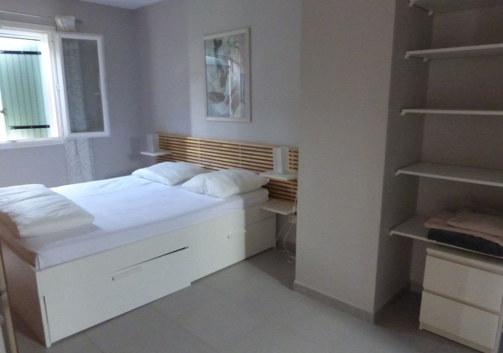 Photo of Bedroom in Ensues-la-Redonne