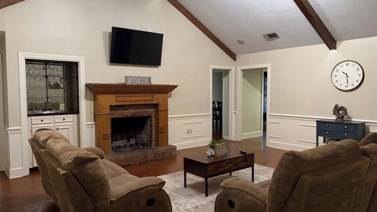 Photo of Livingroom in Tougaloo