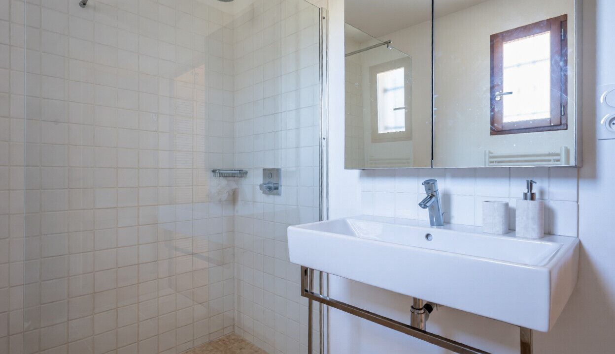 Photo of Bathroom in Saint-Hippolyte-de-Montaigu