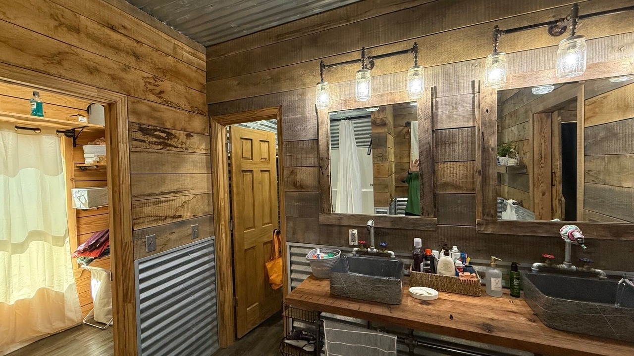 Photo of Bathroom in Jasper