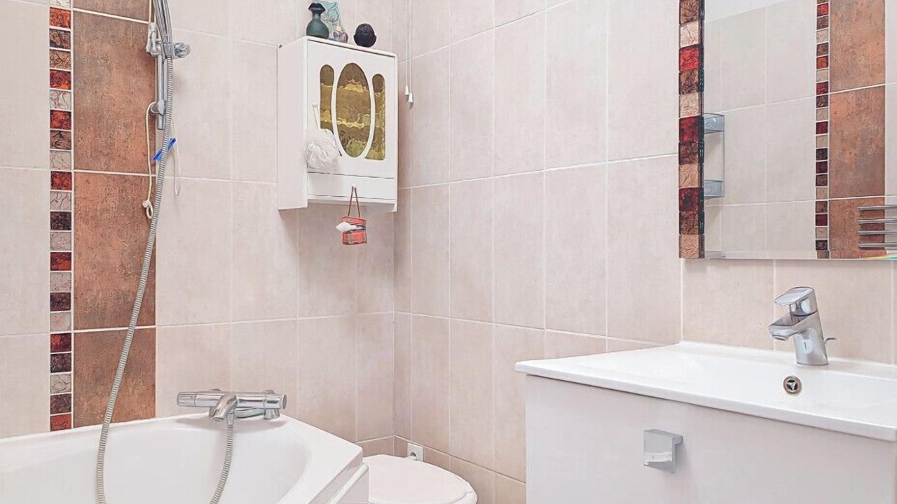 Photo of Bathroom in Clair Valon