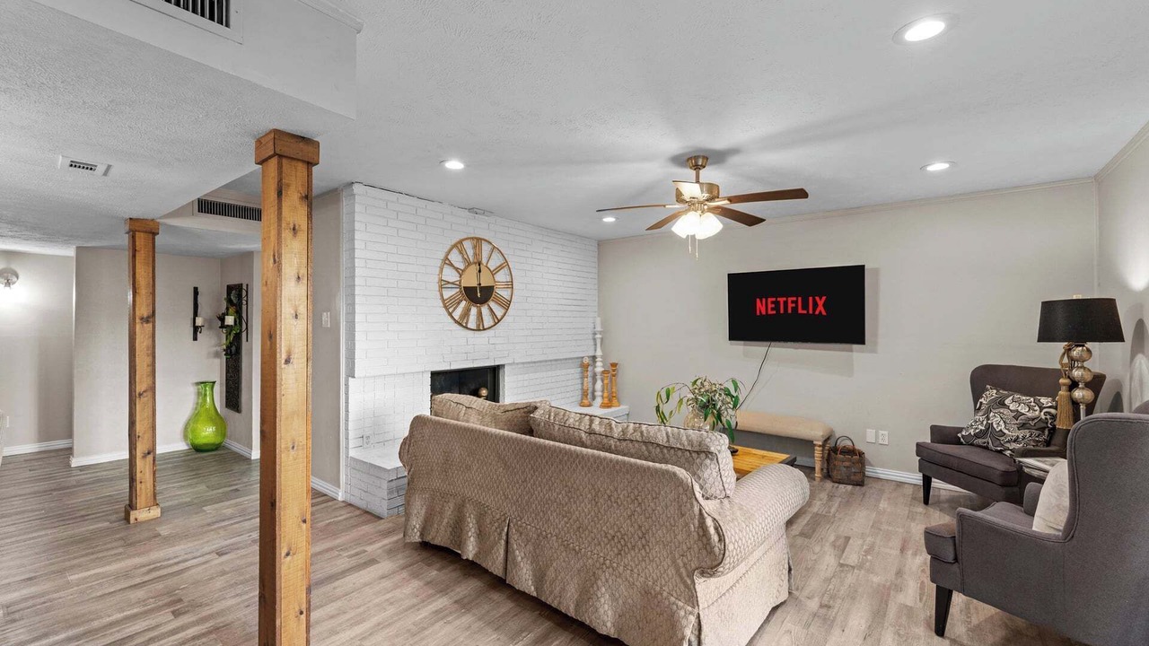 Photo of Livingroom in The Colony