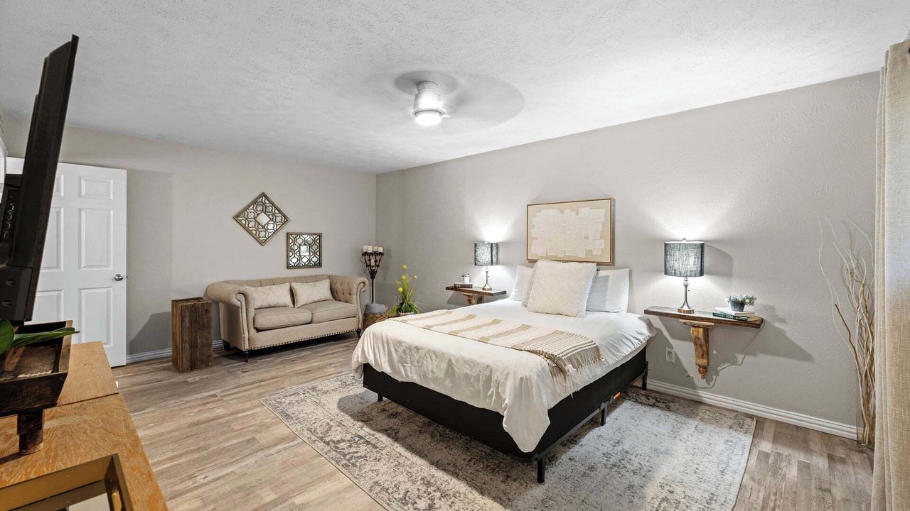 Photo of Bedroom in The Colony