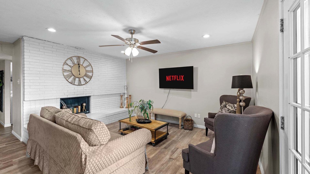 Photo of Livingroom in The Colony