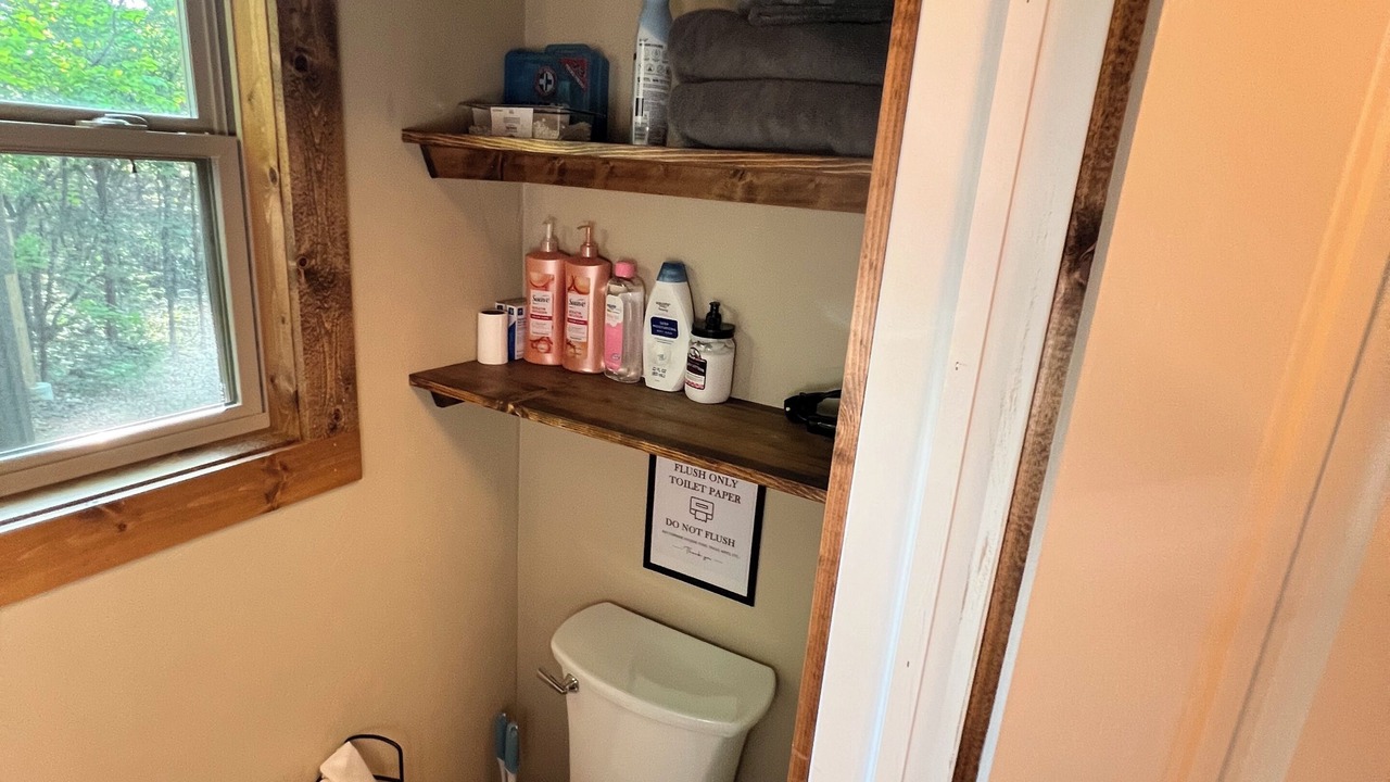 Photo of Bathroom in Mammoth Spring
