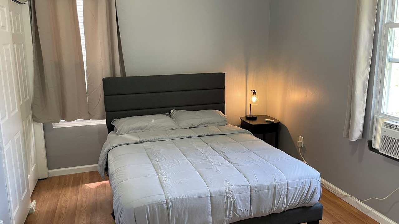 Photo of Bedroom in Weequahic