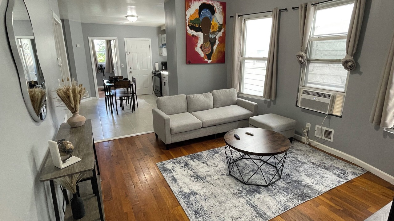 Photo of Livingroom in Weequahic