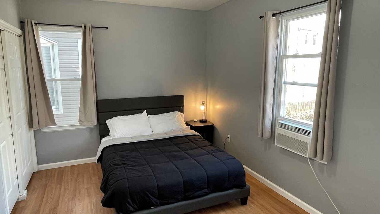 Photo of Bedroom in Weequahic