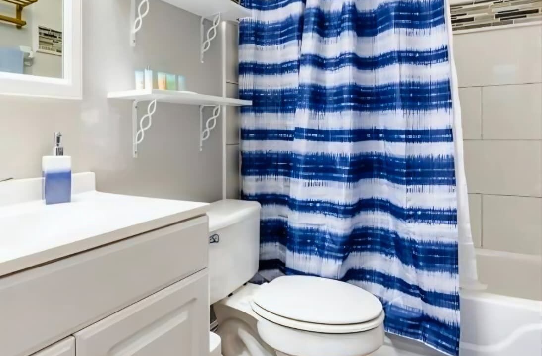 Photo of Bathroom in Esprit