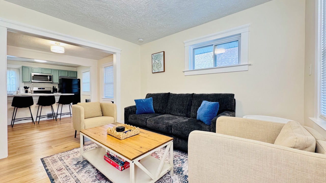 Photo of Livingroom in Lansing