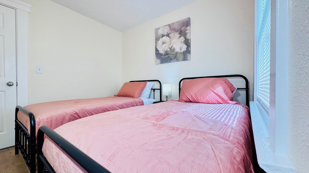 Photo of Bedroom in Lansing
