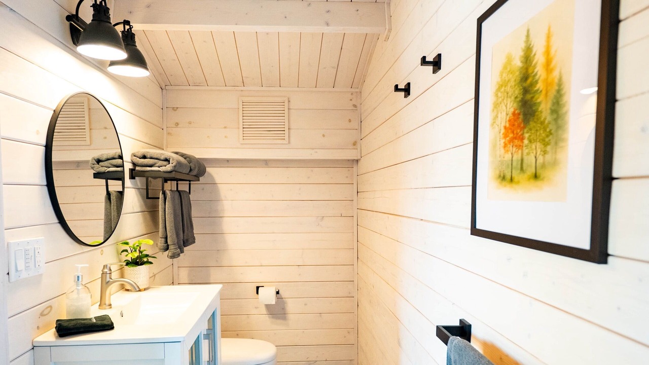 Photo of Bathroom in Port Rowan