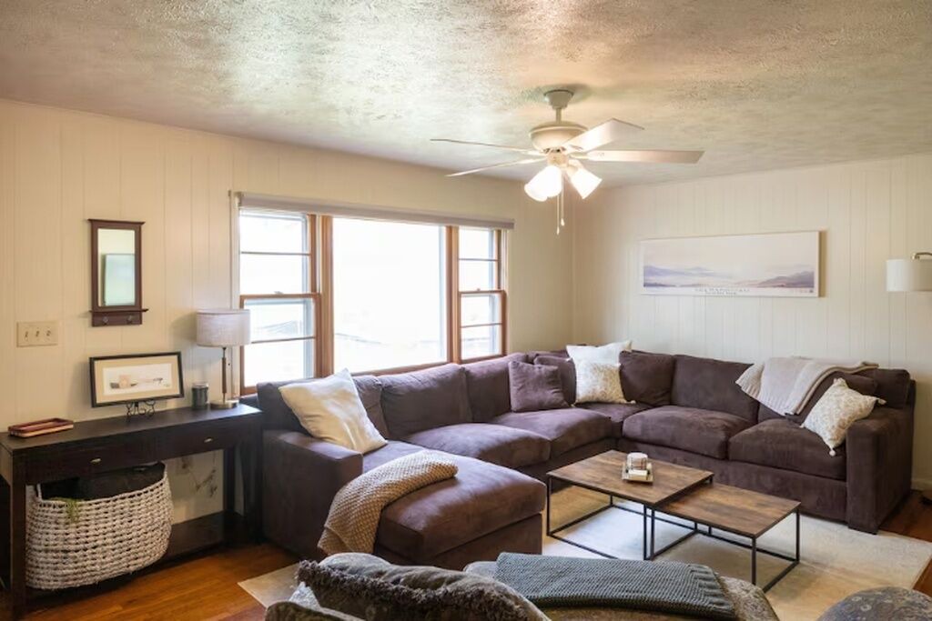 Photo of Livingroom in Fishers Hill