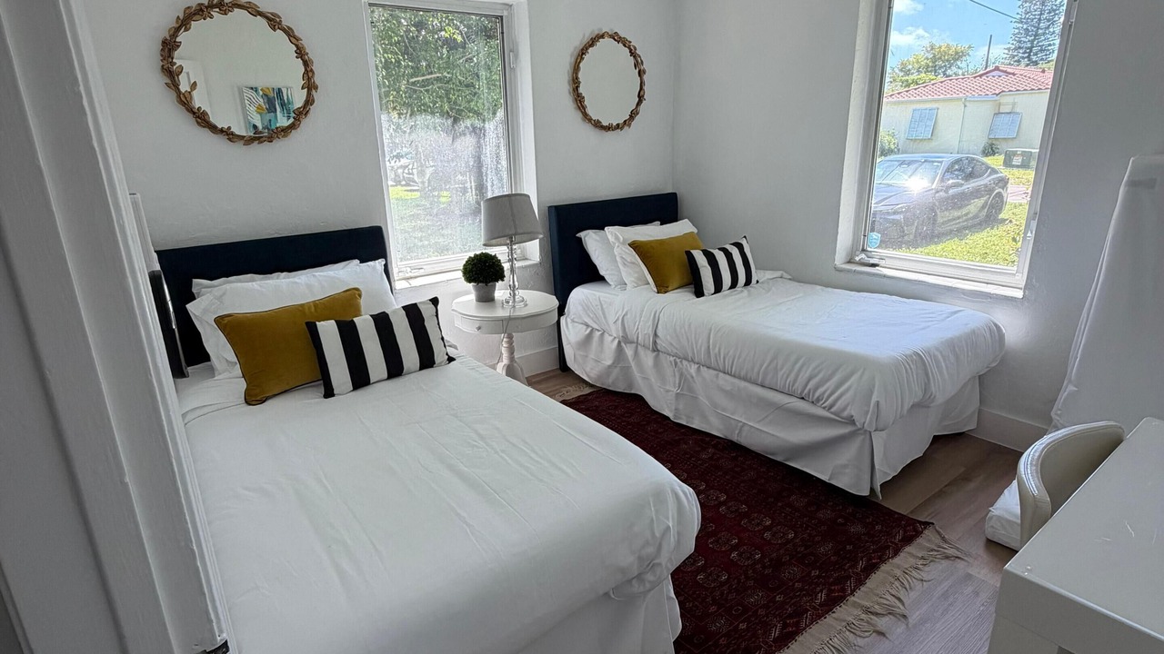 Photo of Bedroom in Biscayne Park