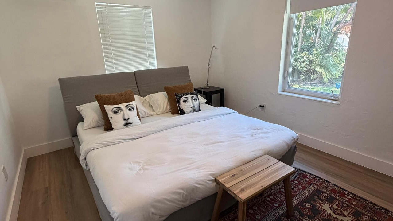 Photo of Bedroom in Biscayne Park