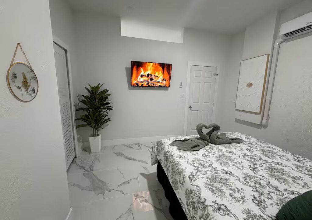 Photo of Bedroom in Sunshine