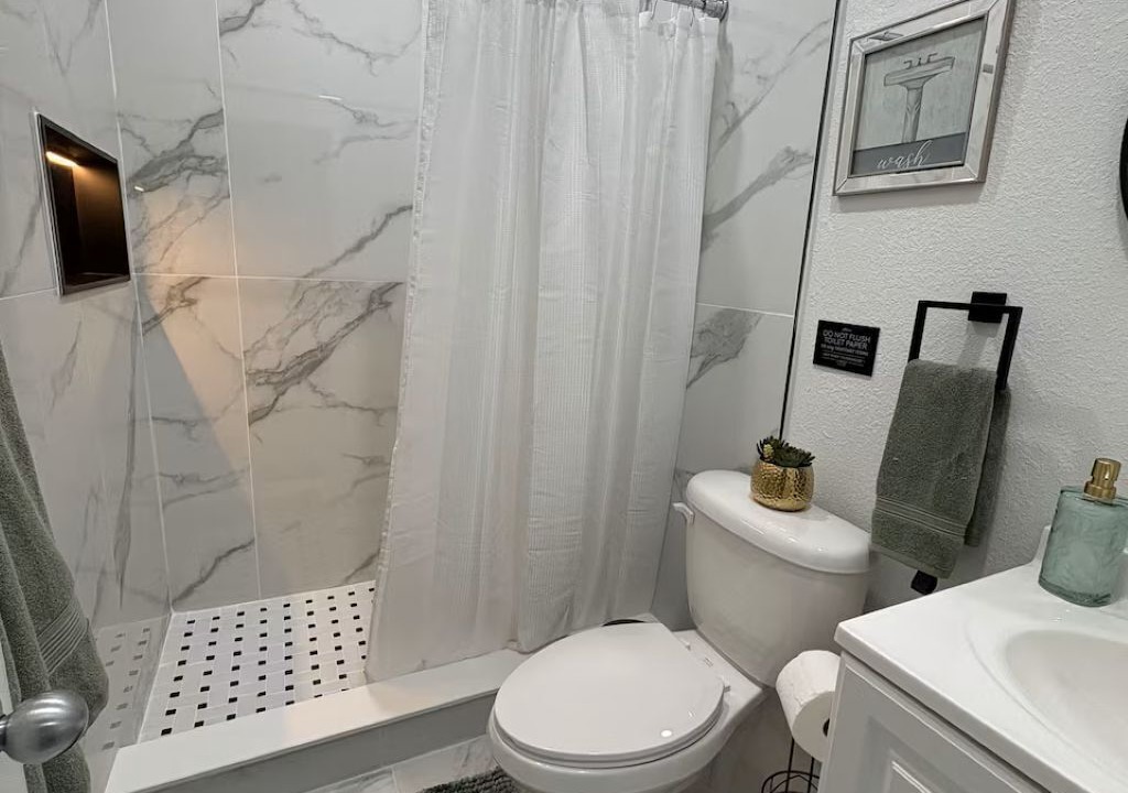 Photo of Bathroom in Sunshine