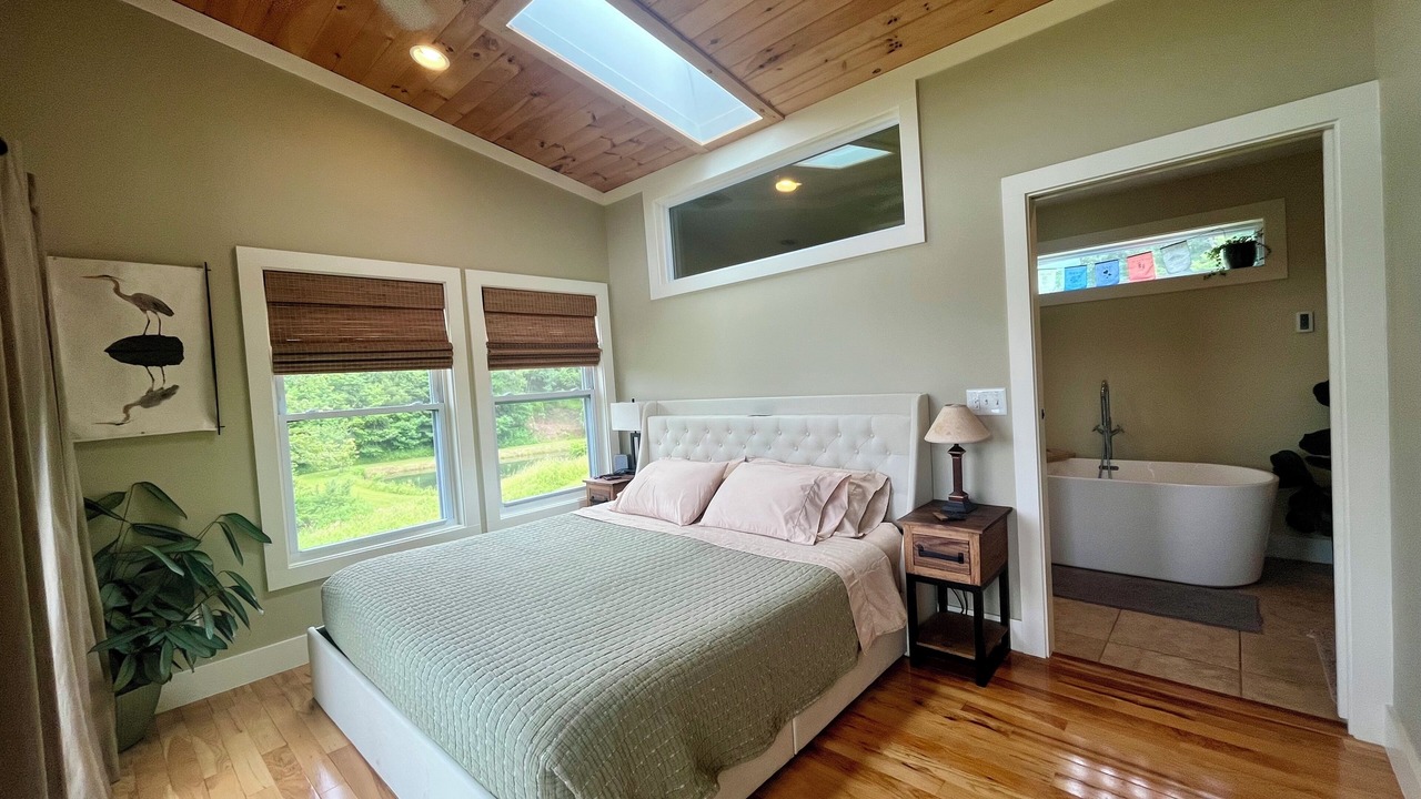 Photo of Bedroom in Burks Fork