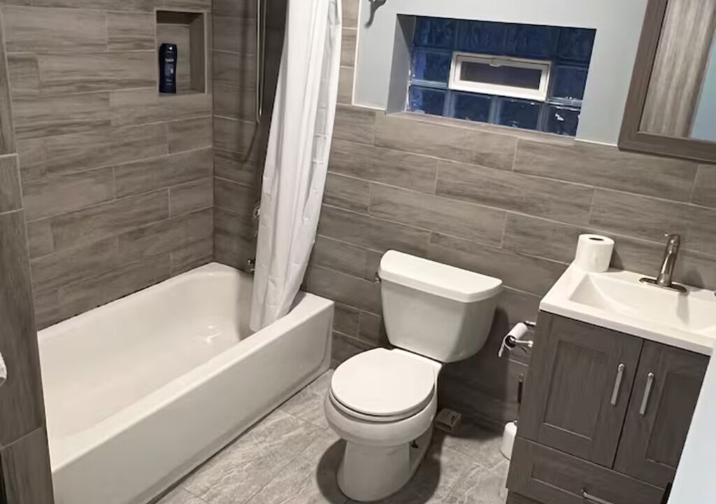Photo of Bathroom in Oak Park