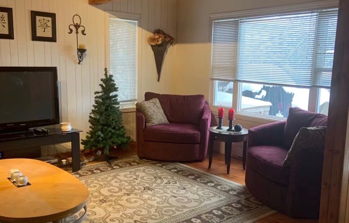 Photo of Livingroom in Highland Grove