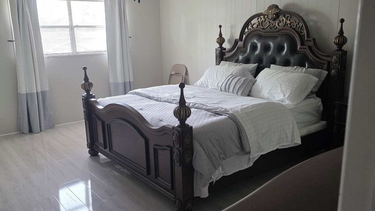 Photo of Bedroom in Garland