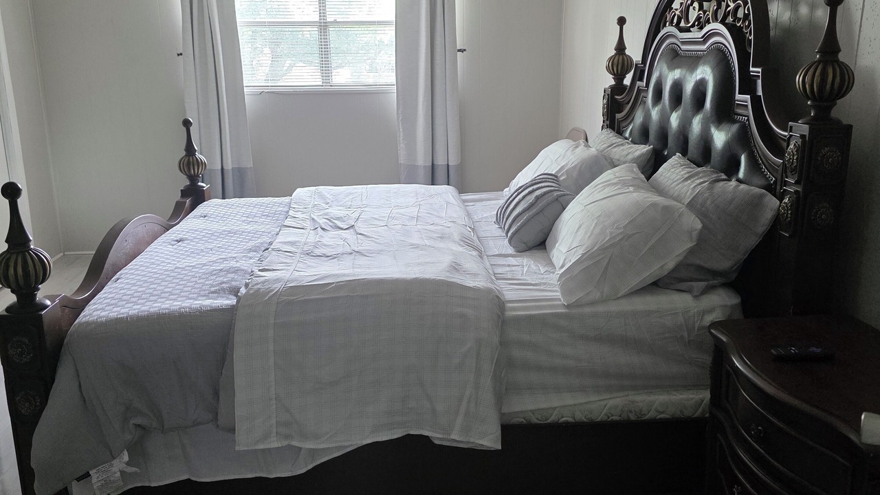 Photo of Bedroom in Garland