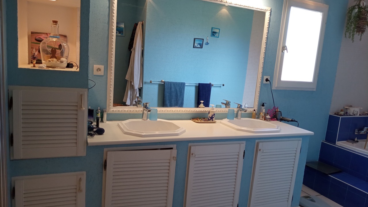 Photo of Bathroom in Reignier-Esery