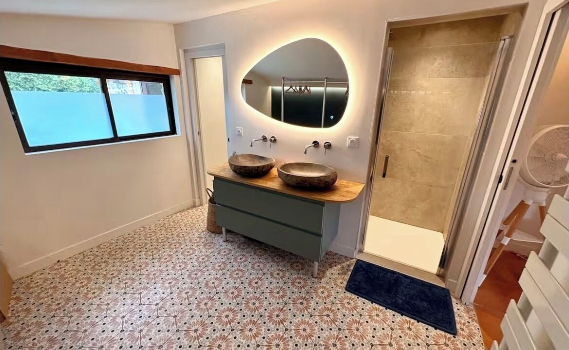 Photo of Bathroom in Ceret