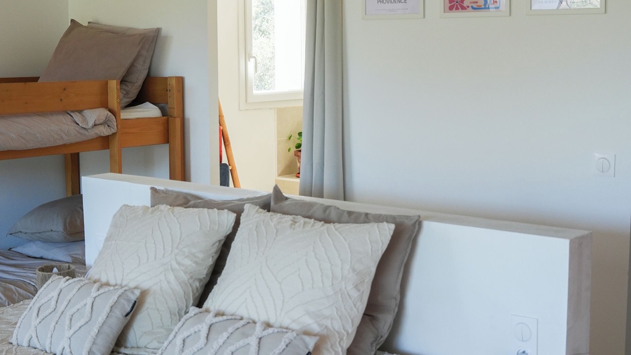 Photo of Bedroom in Saint-Martin-de-Londres