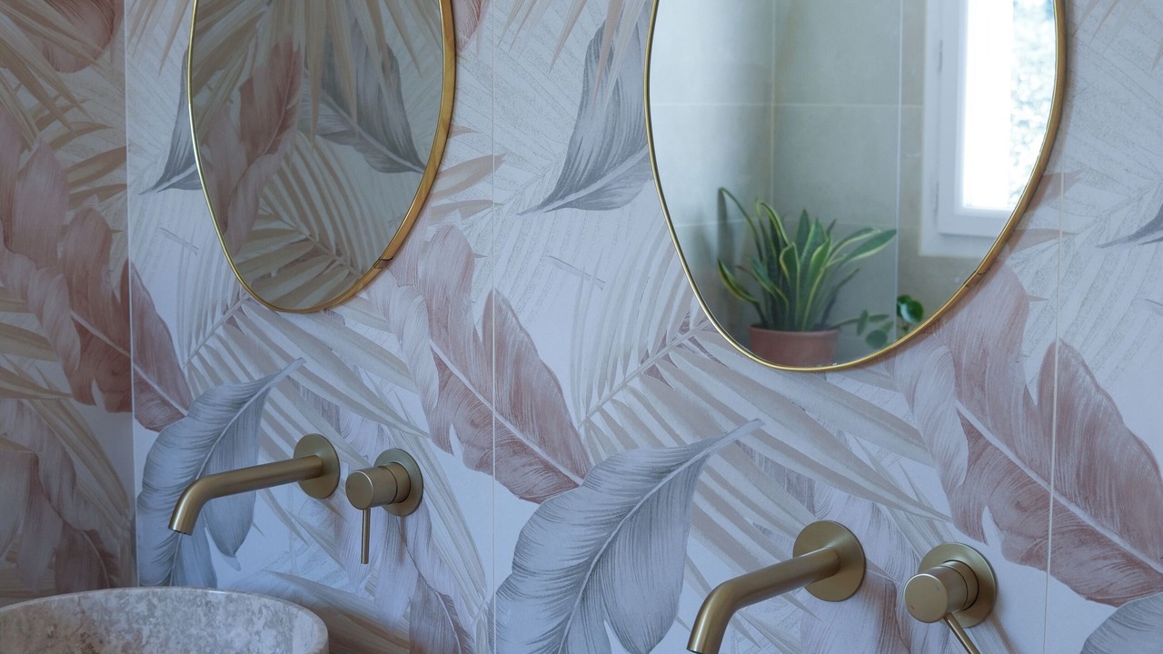 Photo of Bathroom in Saint-Martin-de-Londres