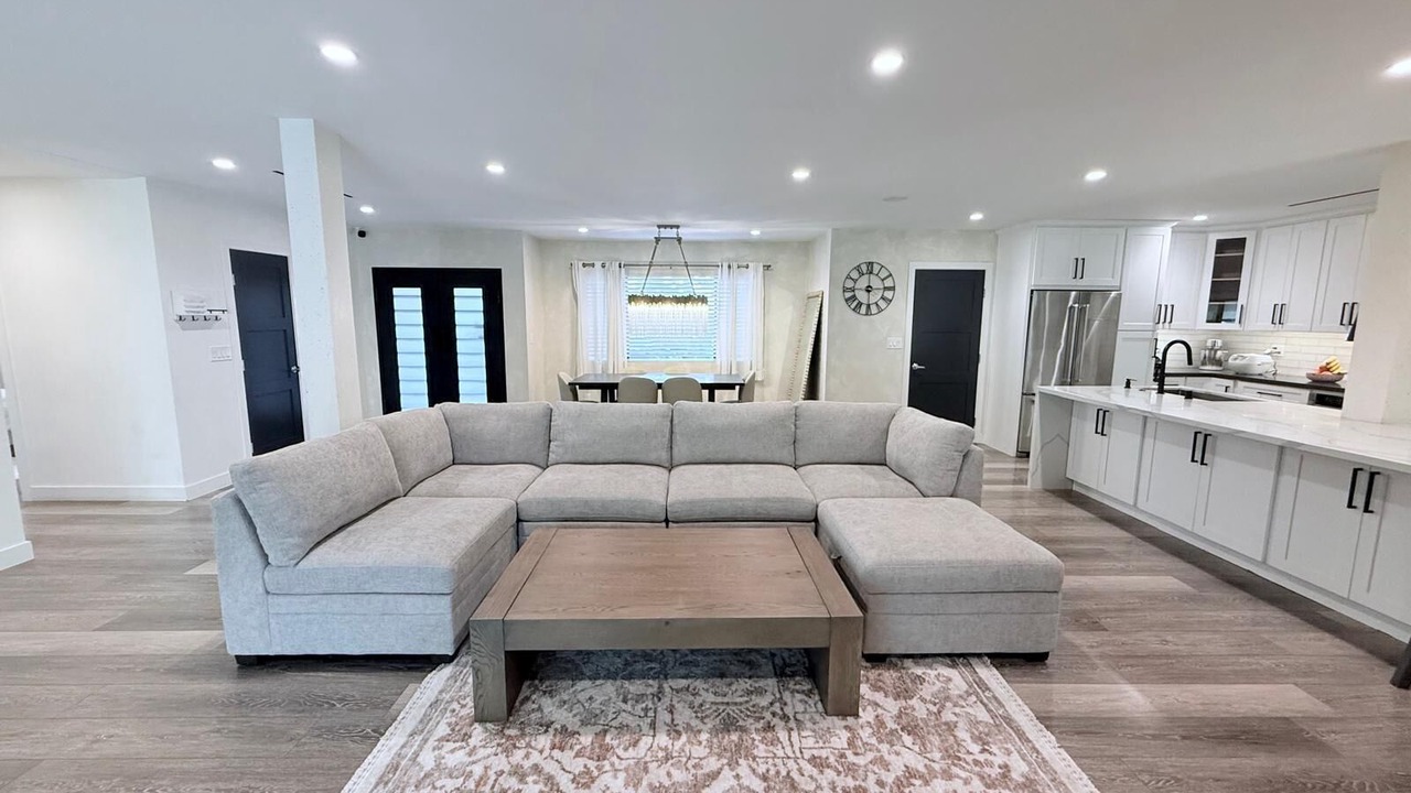 Photo of Livingroom in Canoga Park