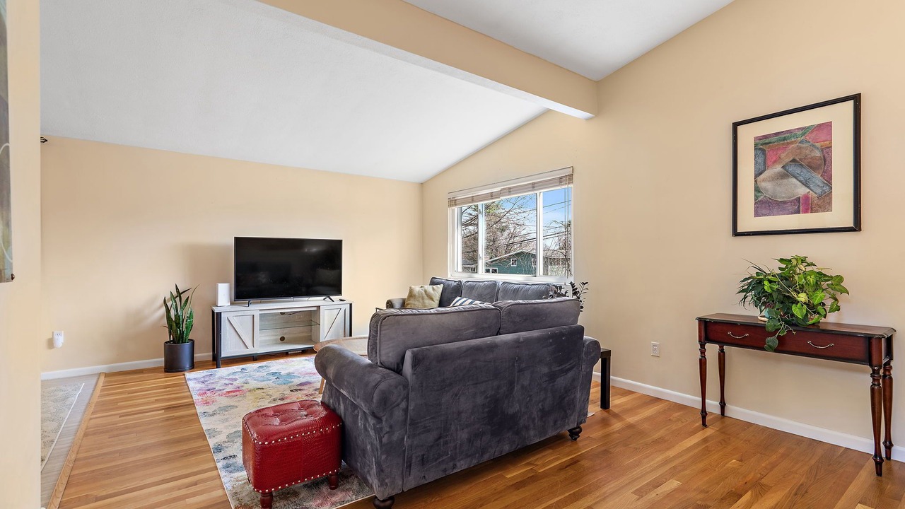Photo of Livingroom in Framingham
