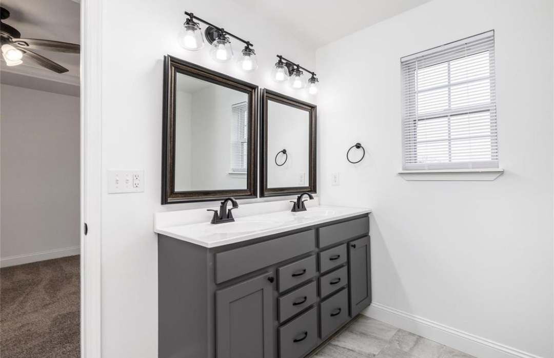 Photo of Bathroom in St. Robert