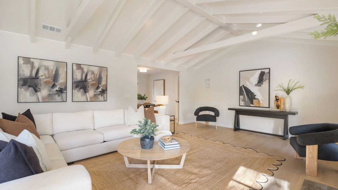 Photo of Livingroom in North Los Altos