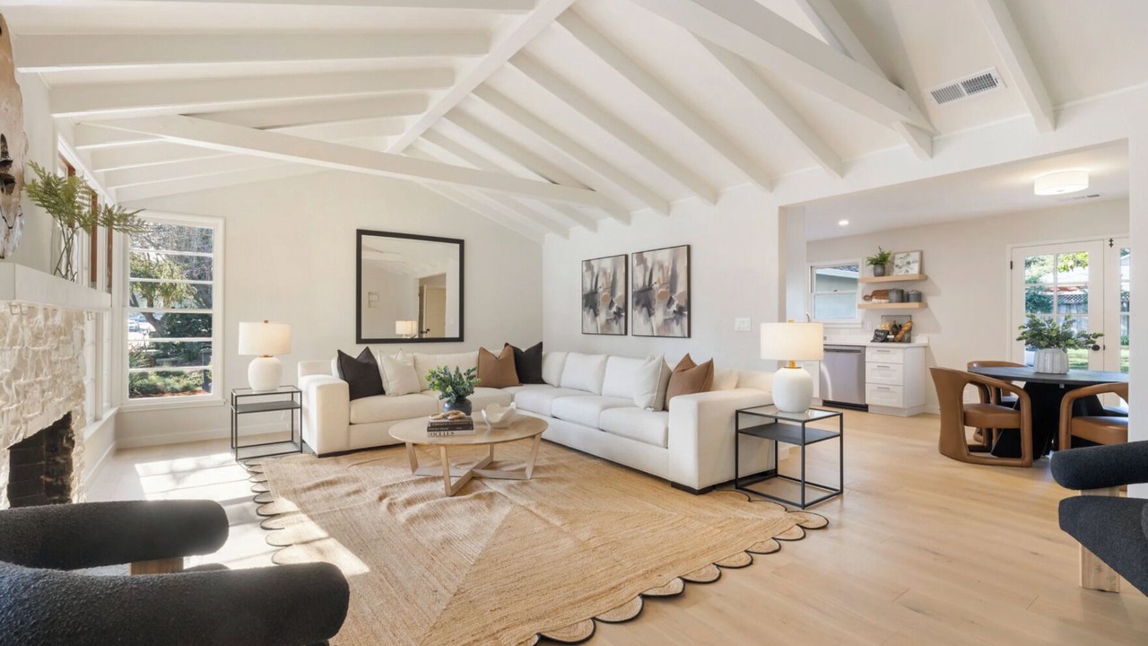 Photo of Livingroom in North Los Altos