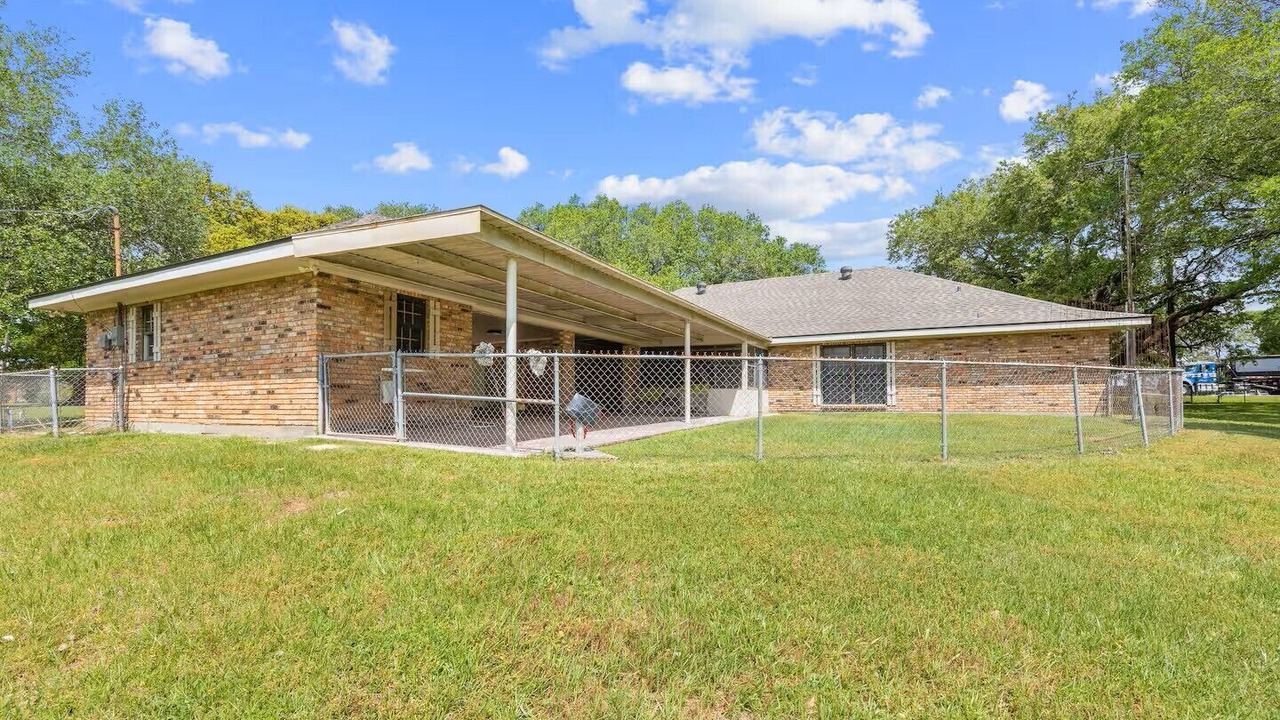 Photo of Outdoor in Broussard