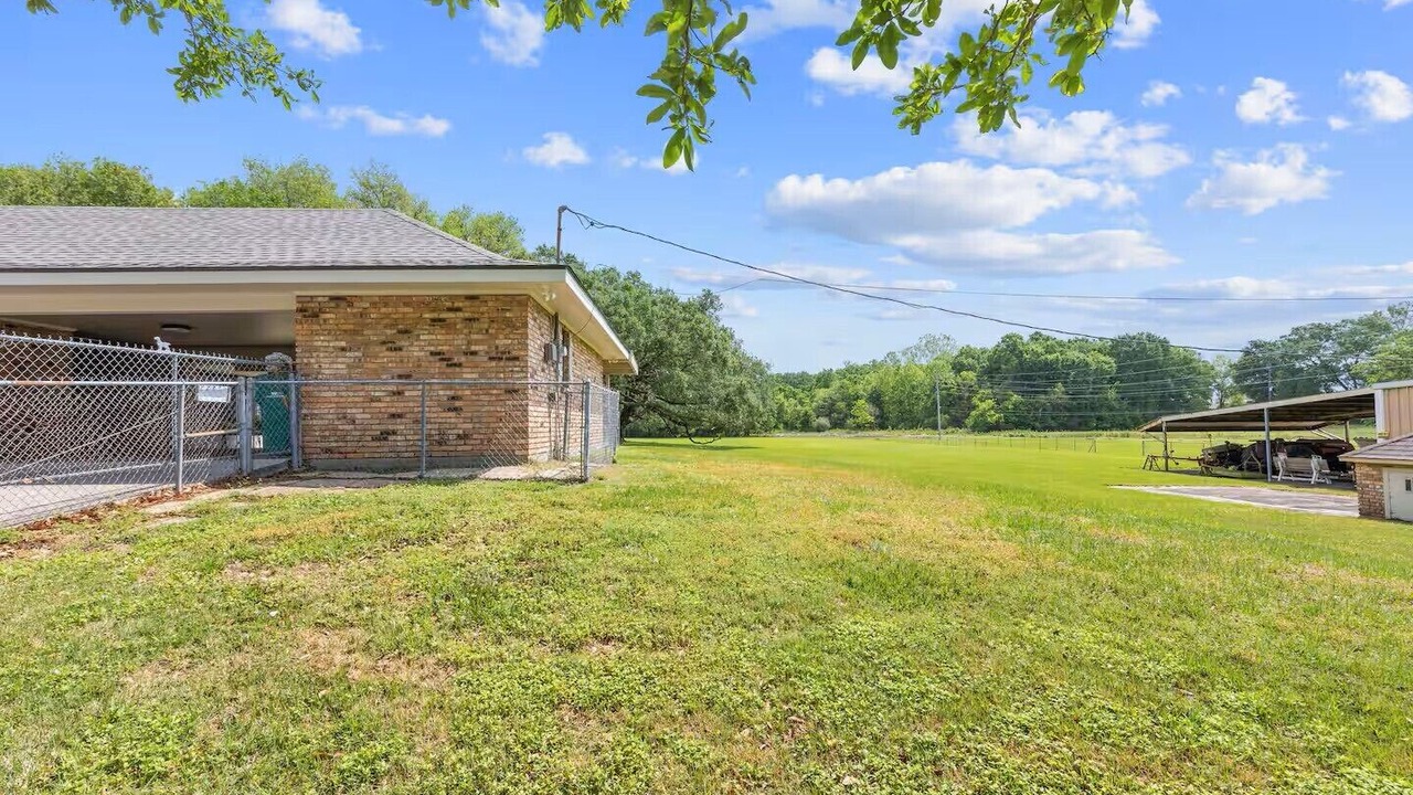 Photo of Outdoor in Broussard