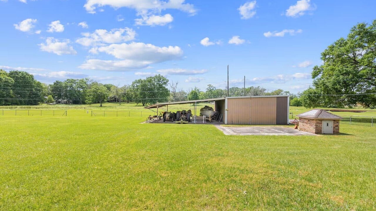 Photo of Outdoor in Broussard