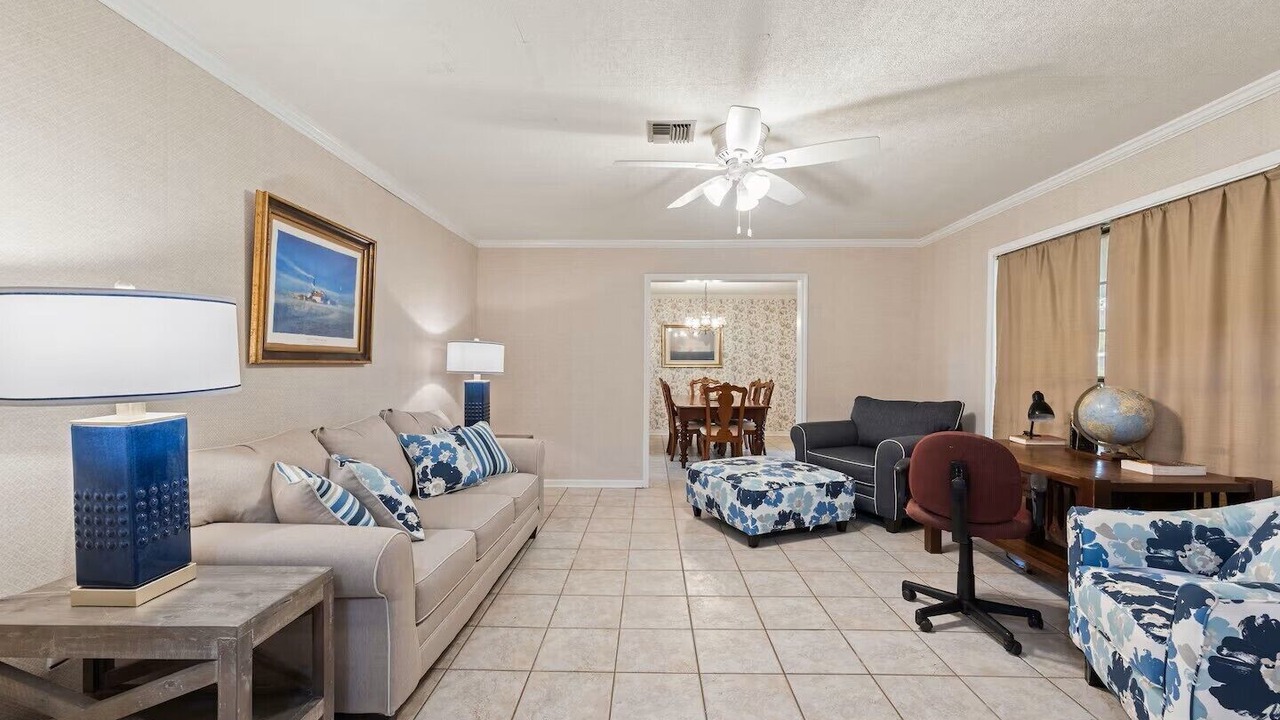 Photo of Livingroom in Broussard