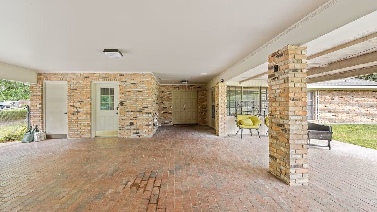 Photo of Patio Balcony in Broussard