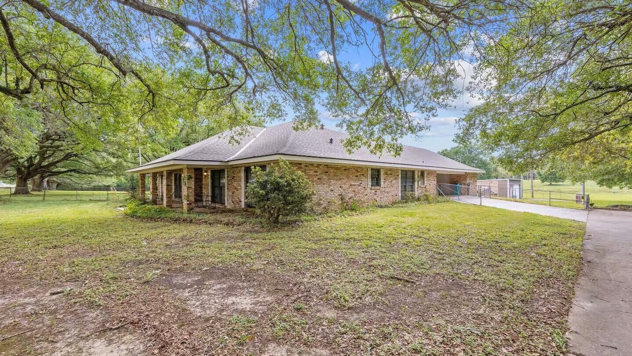 Photo of Outdoor in Broussard