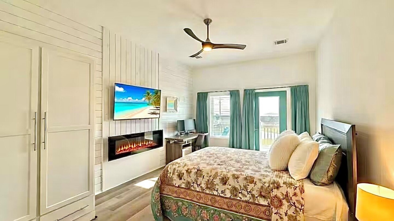 Photo of Bedroom in Pointe San Luis