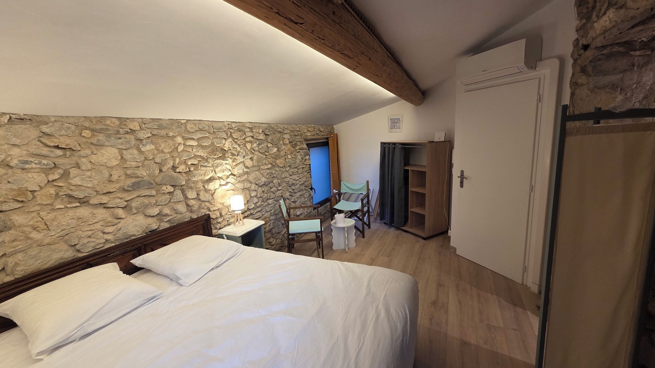 Photo of Bedroom in Vailhan