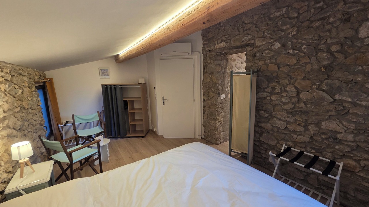 Photo of Bedroom in Vailhan