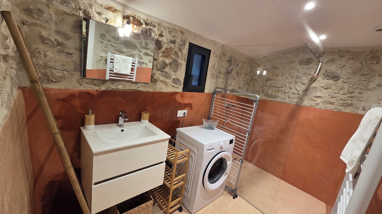 Photo of Bathroom in Vailhan