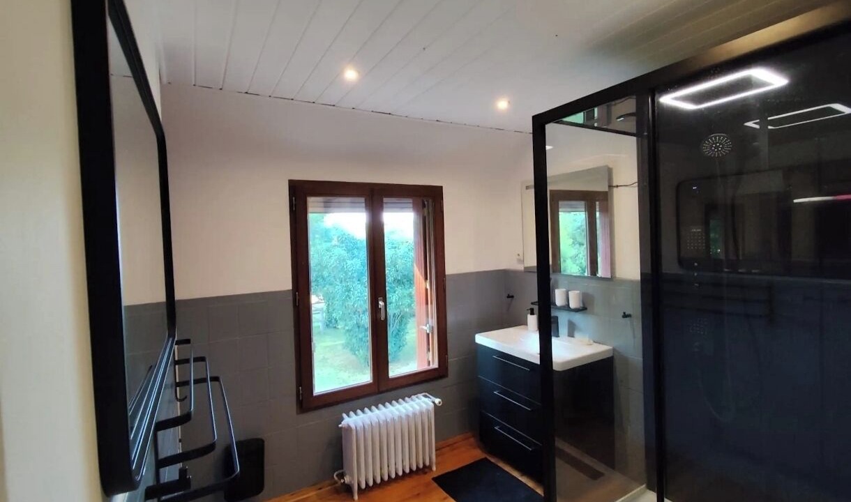Photo of Bathroom in Rouvres