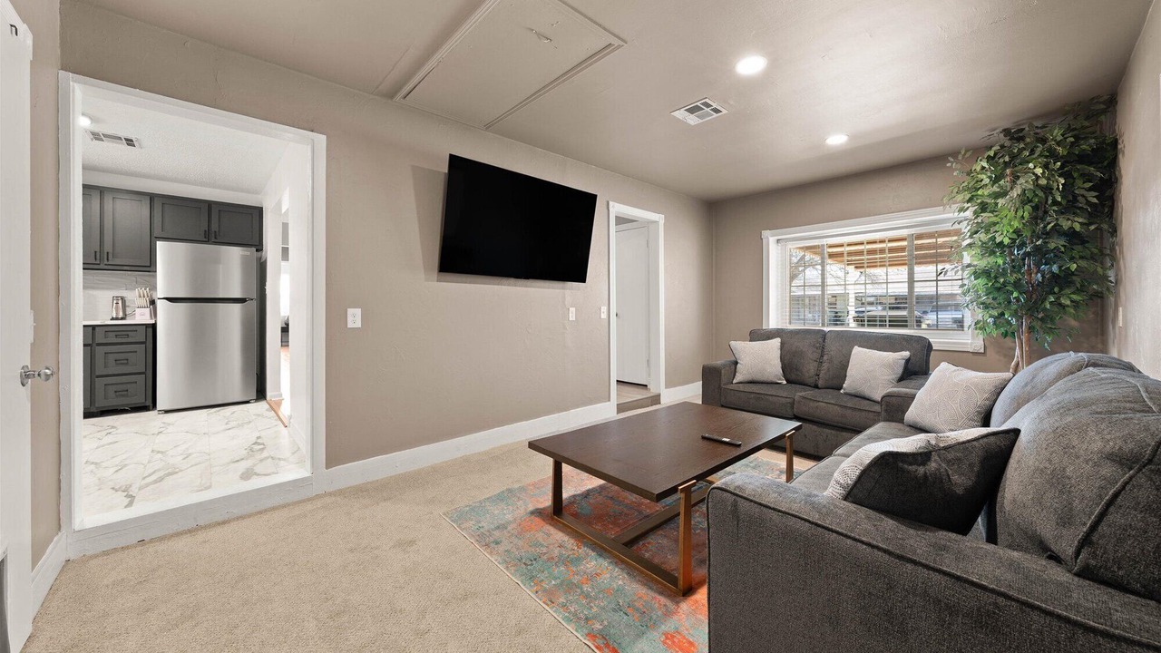 Photo of Livingroom in Midwest City