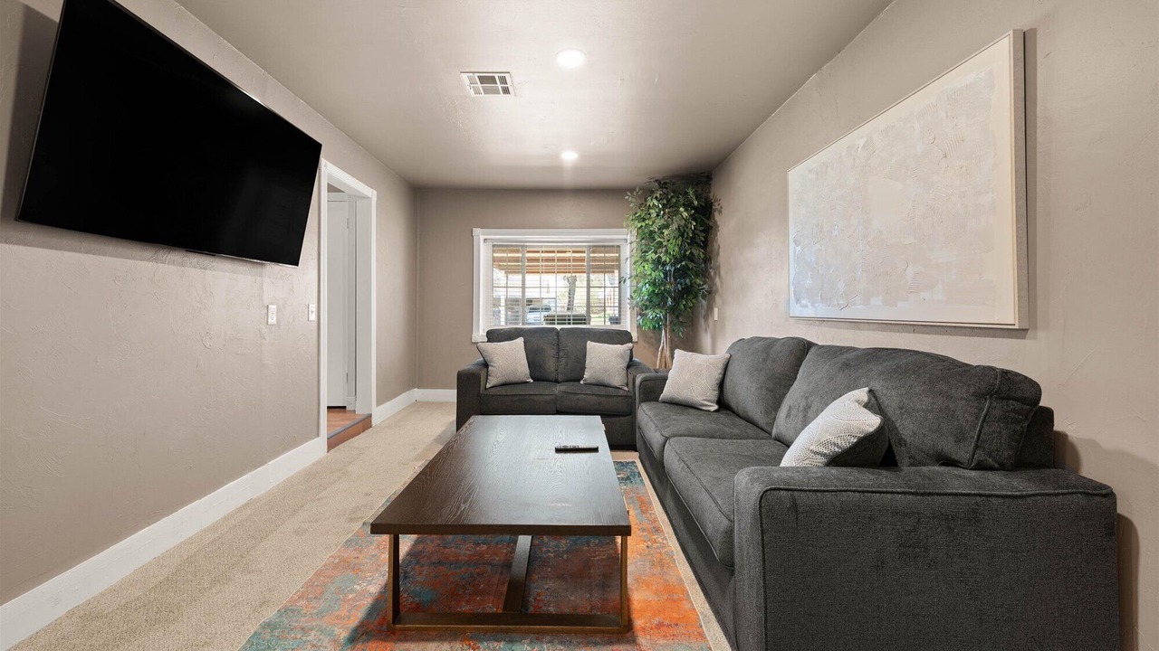 Photo of Livingroom in Midwest City